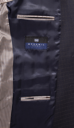 2 цвета внутренней подкладки, 2 внутренних кармана с логотипом для костюма 1696