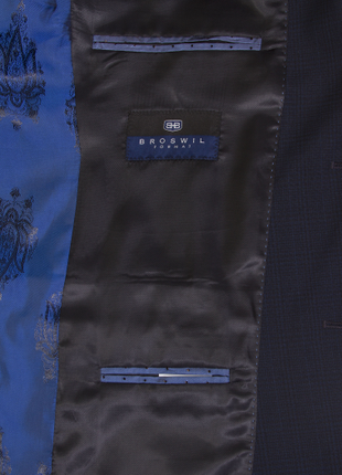 2 цвета подкладки и 2 внутренних кармана 